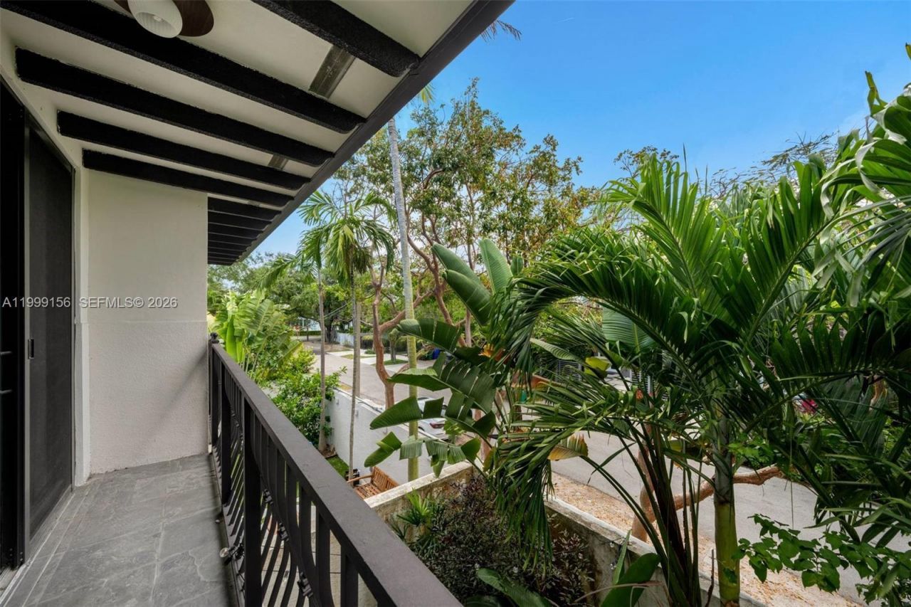 3067 Indiana Street, Miami, FL 33133 Photo