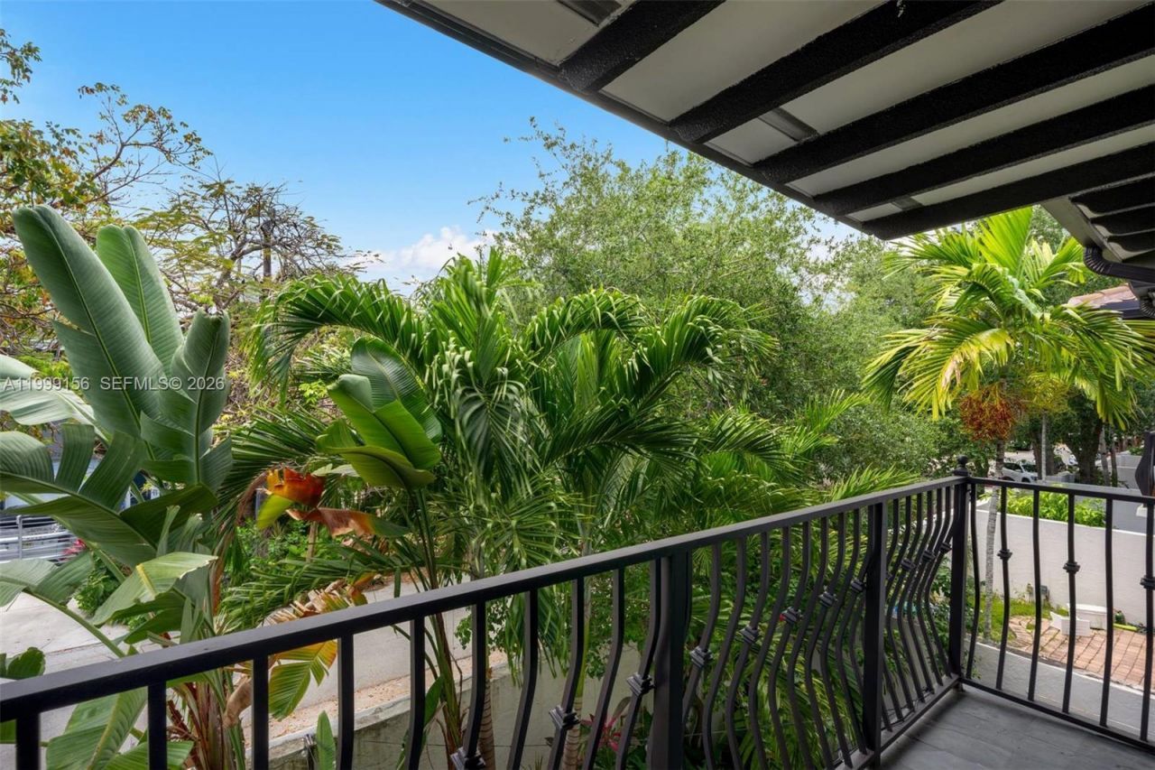 3067 Indiana Street, Miami, FL 33133 Photo