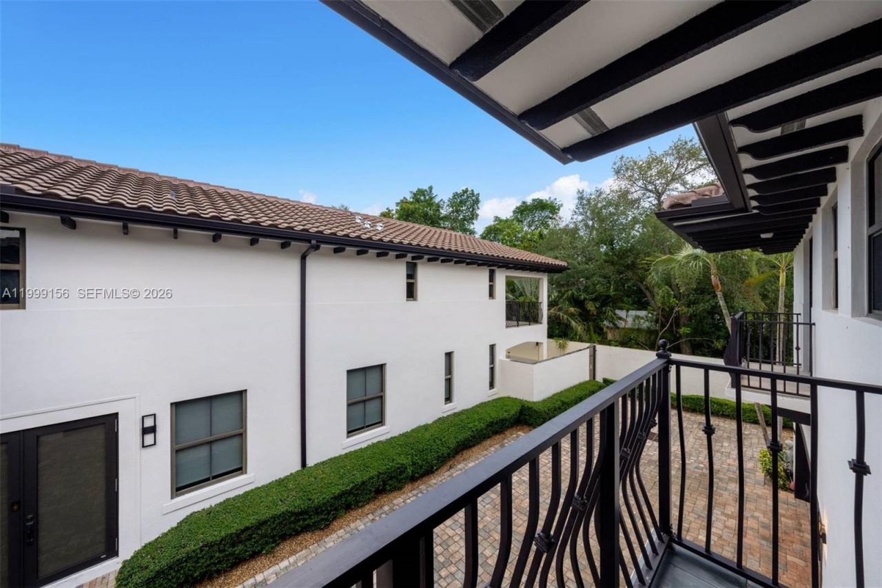 3067 Indiana Street, Miami, FL 33133 Photo