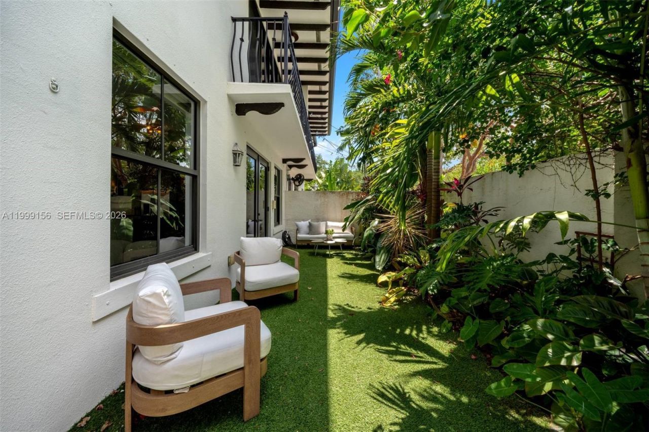 3067 Indiana Street, Miami, FL 33133 Photo