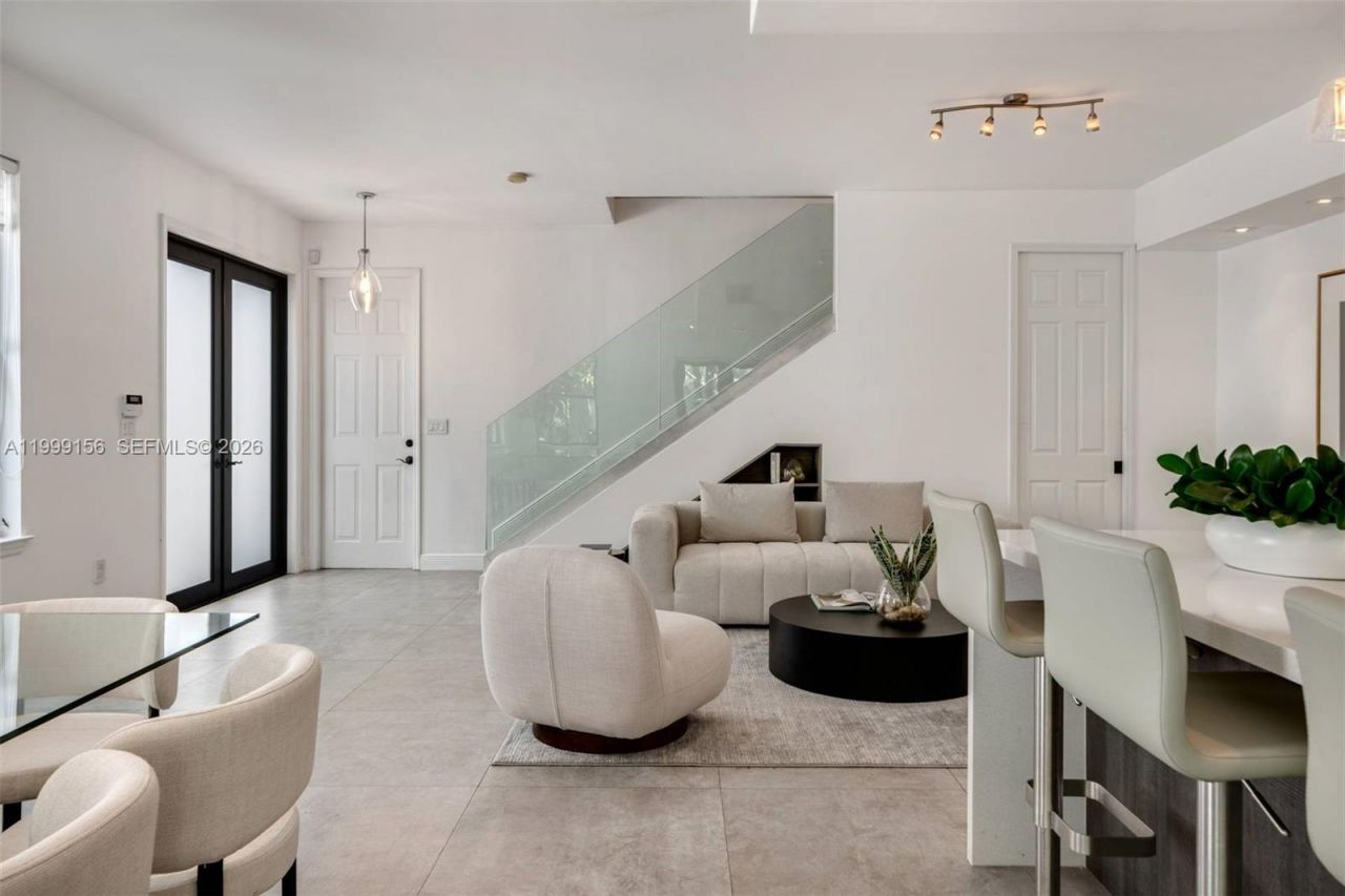 3067 Indiana Street, Miami, FL 33133 Photo