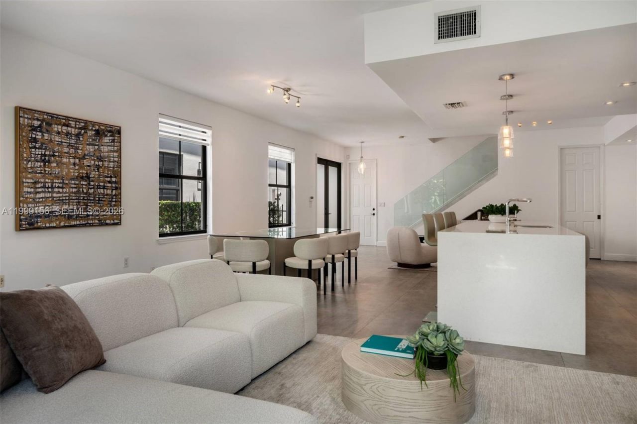 3067 Indiana Street, Miami, FL 33133 Photo