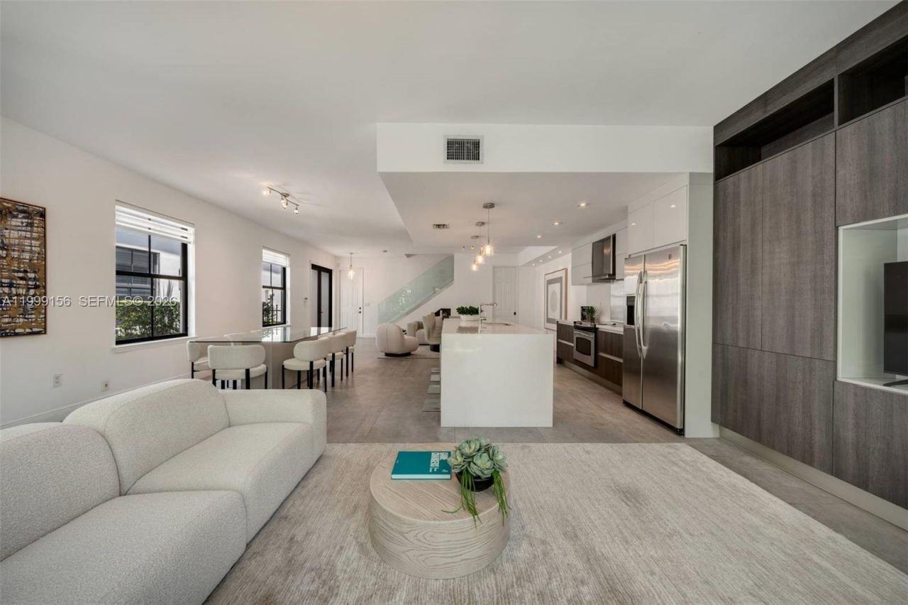 3067 Indiana Street, Miami, FL 33133 Photo