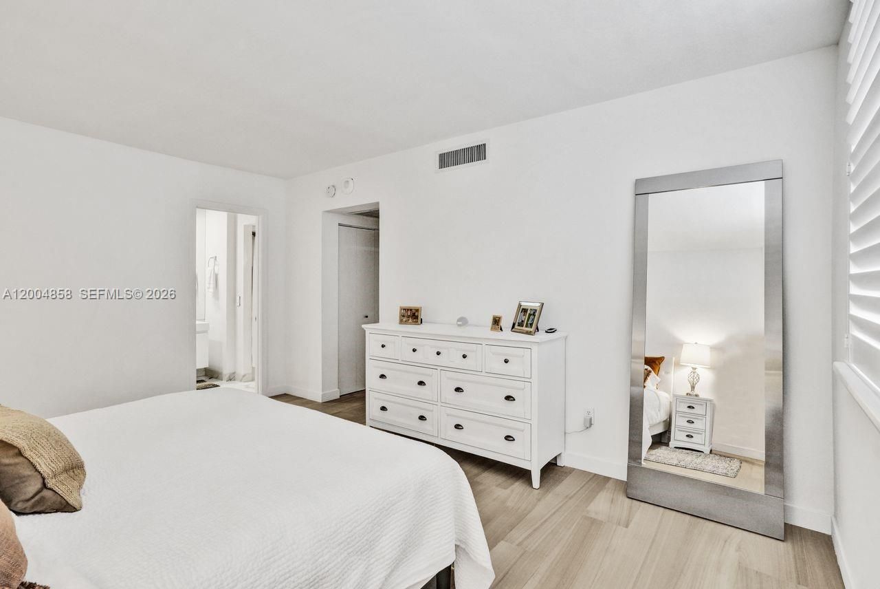 625 Biltmore Way, Unit 103, Coral Gables, FL 33134 Photo