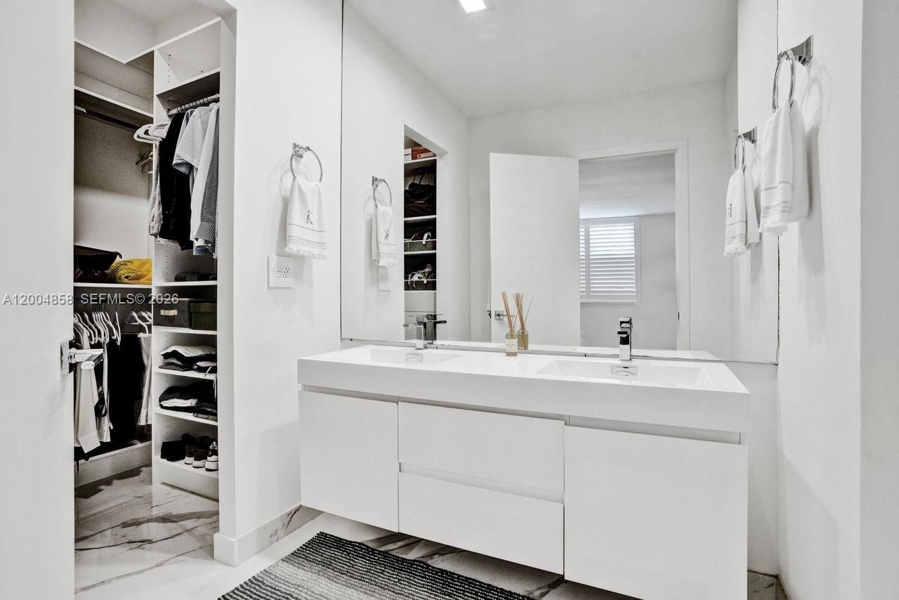 625 Biltmore Way, Unit 103, Coral Gables, FL 33134 Photo