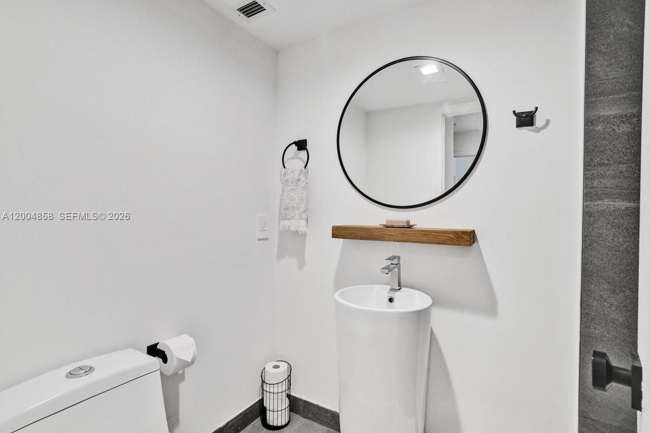 625 Biltmore Way, Unit 103, Coral Gables, FL 33134 Photo