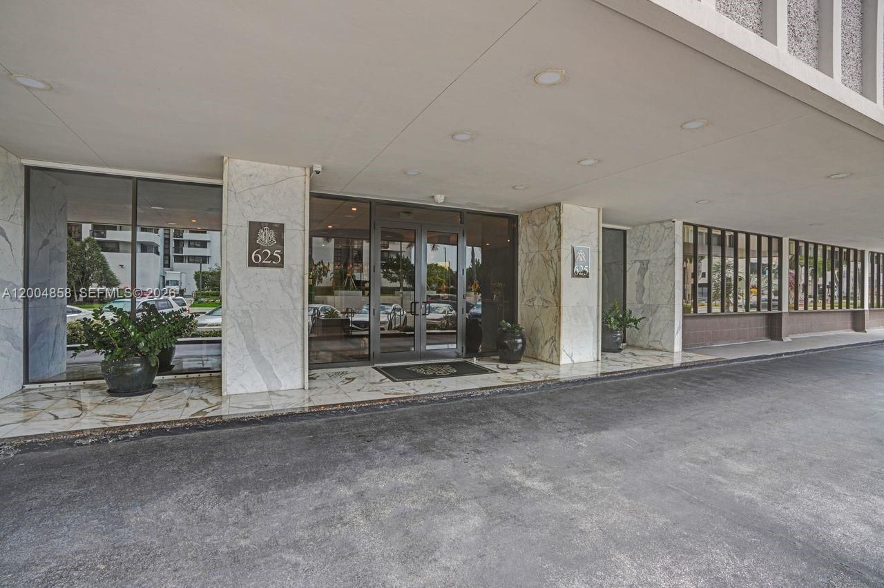 625 Biltmore Way, Unit 103, Coral Gables, FL 33134 Photo