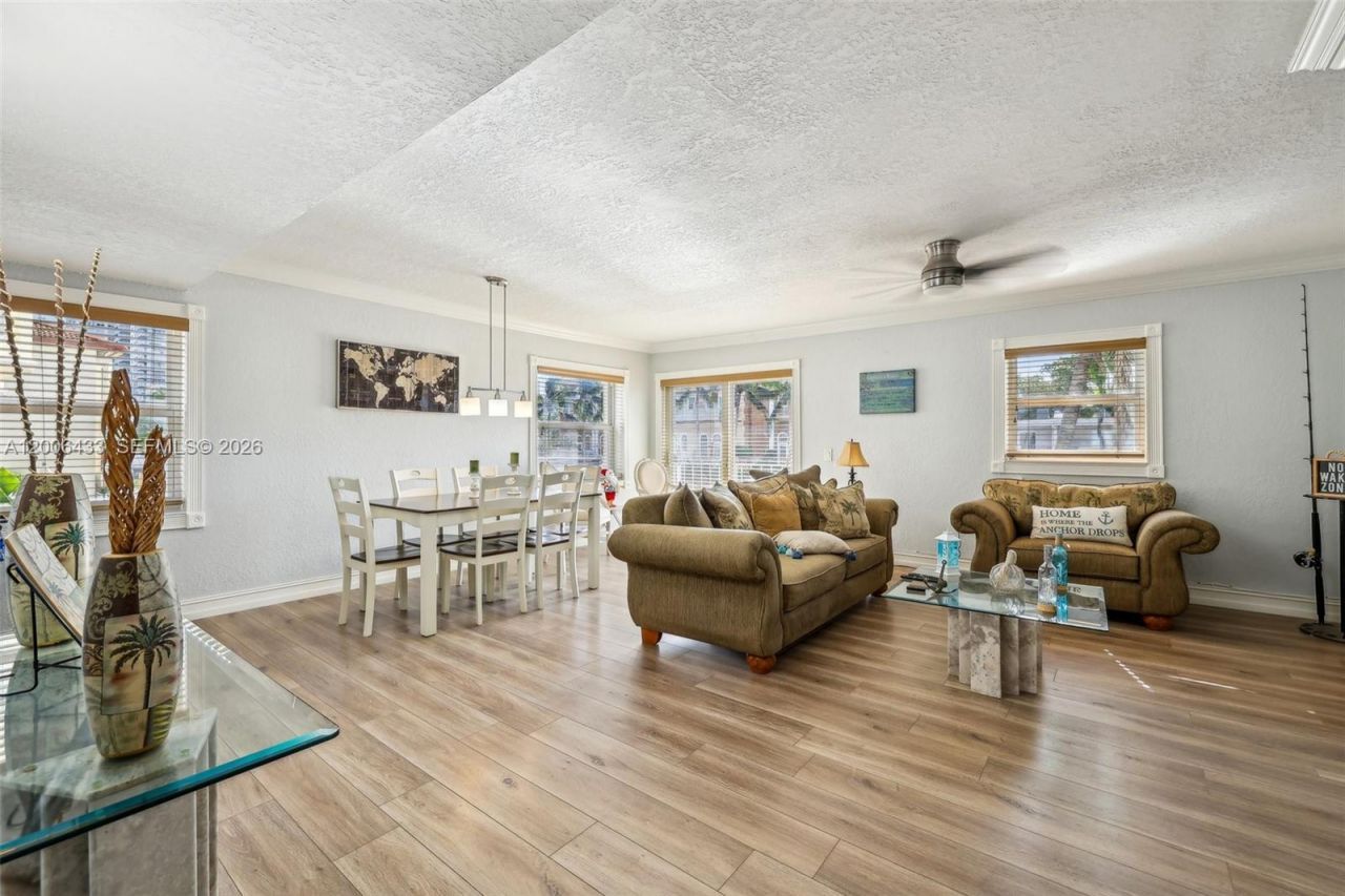 3862 NE 171st St, Unit E, North Miami Beach, FL 33160 Photo