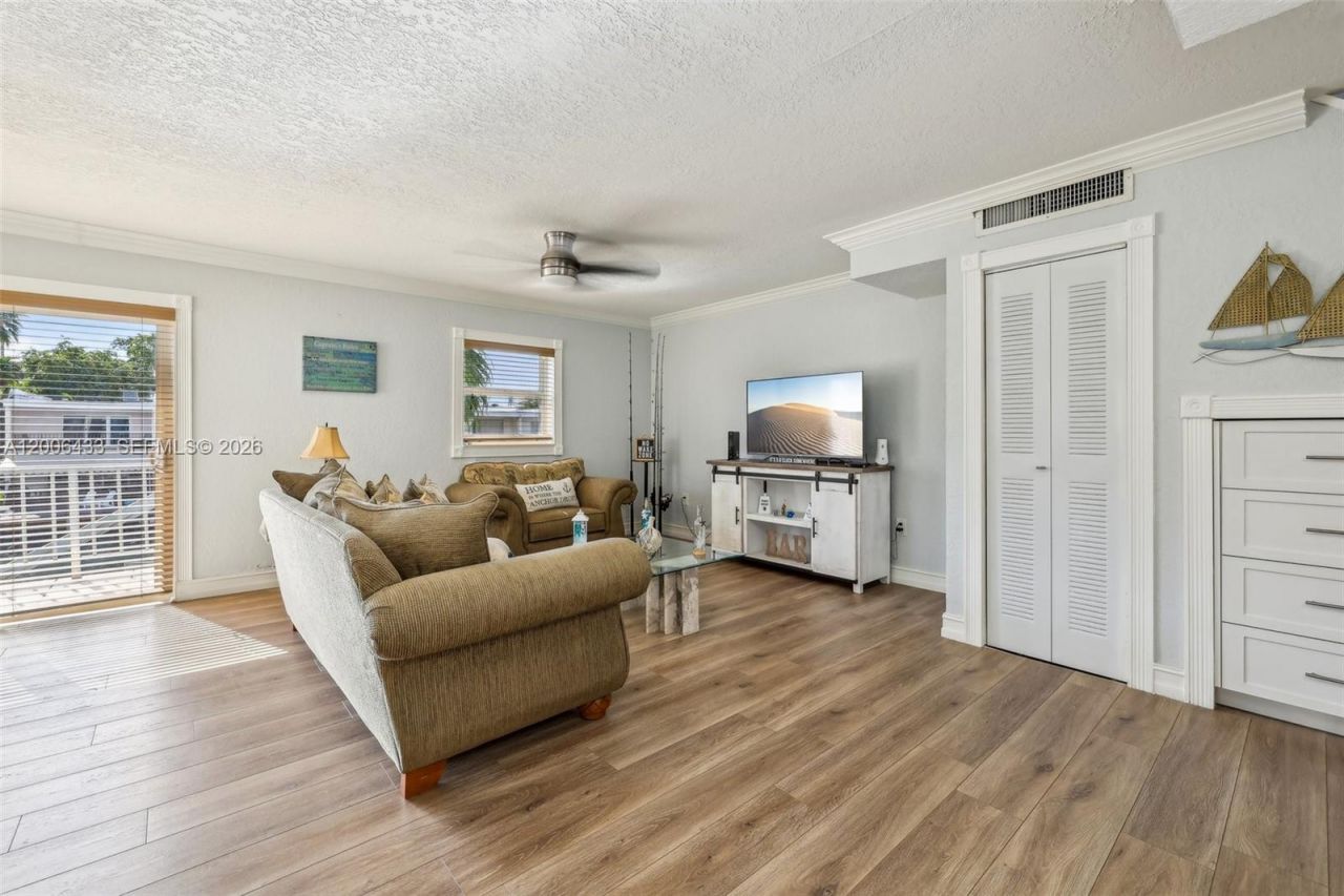 3862 NE 171st St, Unit E, North Miami Beach, FL 33160 Photo