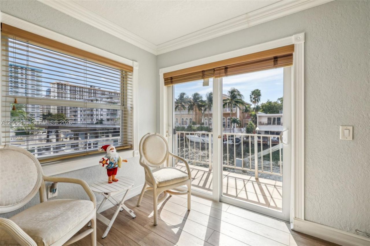 3862 NE 171st St, Unit E, North Miami Beach, FL 33160 Photo
