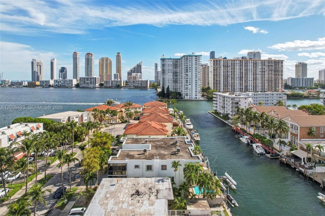 3862 NE 171st St, Unit E, North Miami Beach, FL 33160 Photo
