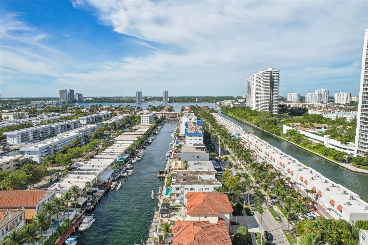 3862 NE 171st St, Unit E, North Miami Beach, FL 33160 Photo