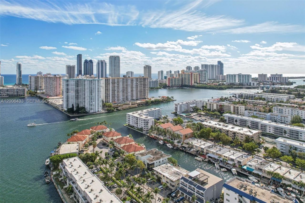 3862 NE 171st St, Unit E, North Miami Beach, FL 33160 Photo