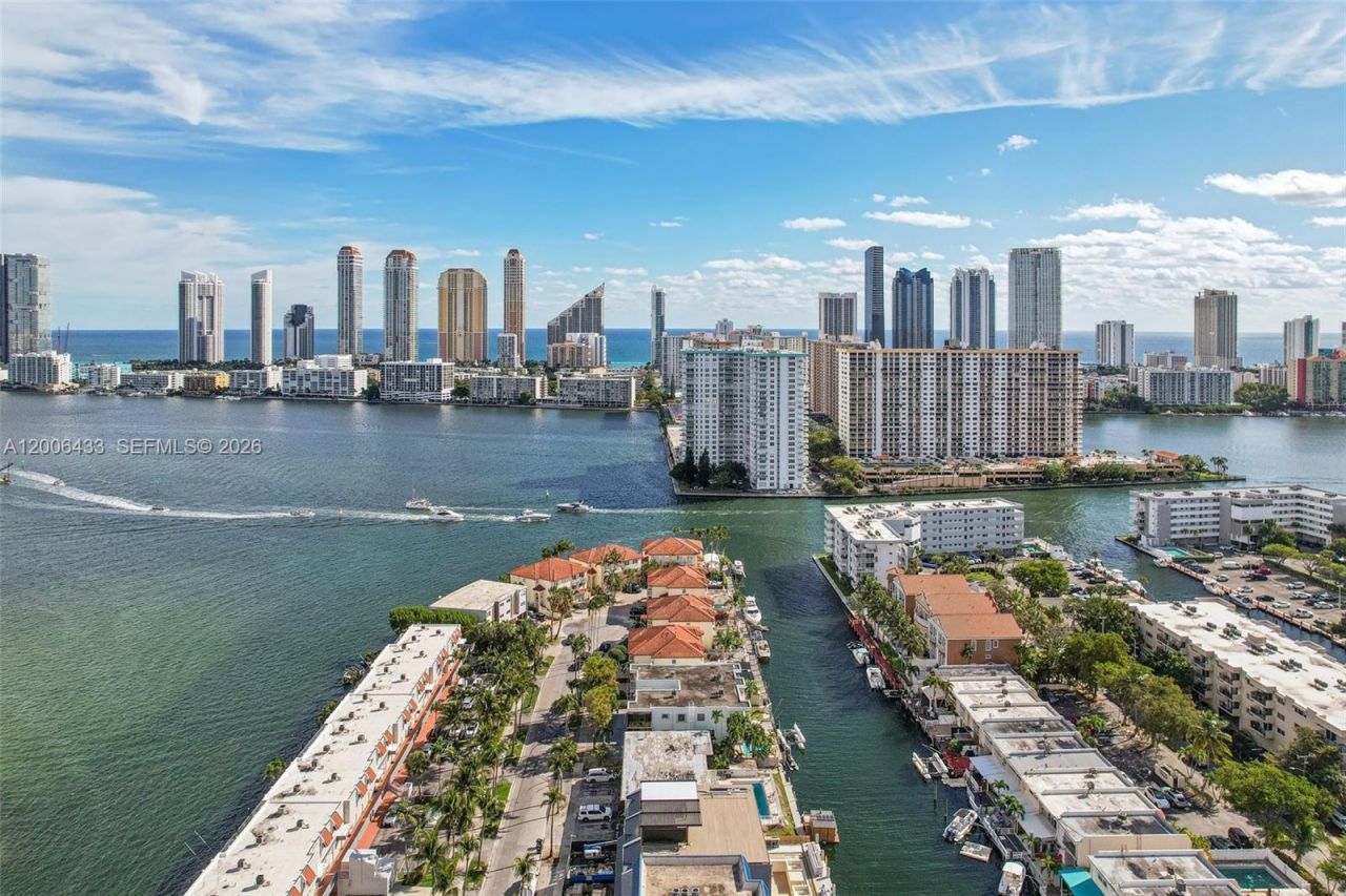 3862 NE 171st St, Unit E, North Miami Beach, FL 33160 Photo