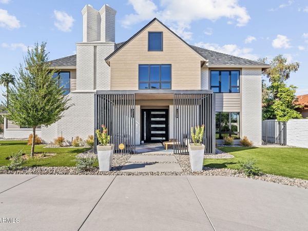 910 E KALER Drive, Phoenix, AZ 85020