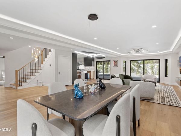 910 E KALER Drive, Phoenix, AZ 85020