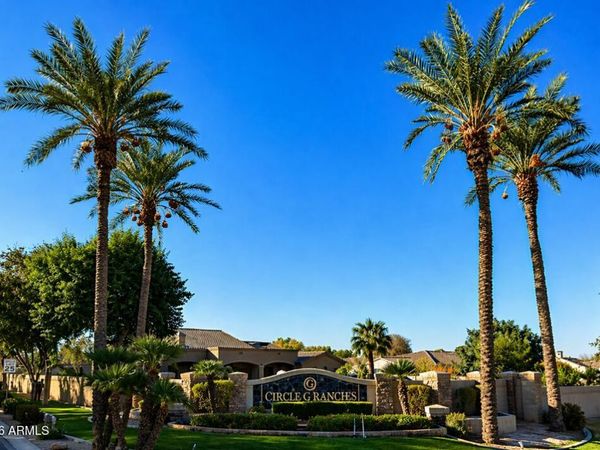 2134 E AVENIDA DEL VALLE Court, Unit 70, Gilbert, AZ 85298