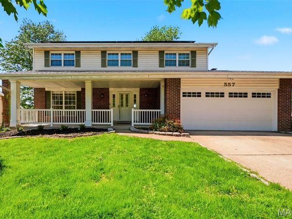 557 May Valley Drive, Fenton, MO 63026