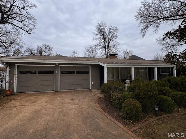 1507 Windridge Drive, St Louis, MO 63131