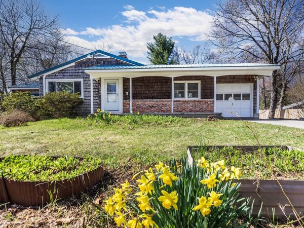 3 Mark Avenue, Stratham, NH 03885