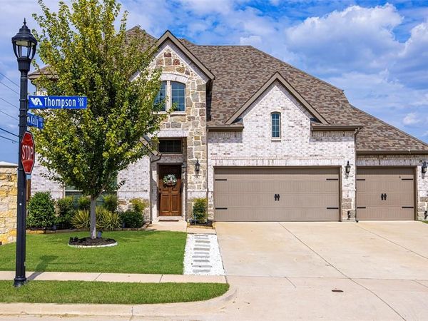 532 Thompson, Van Alstyne, TX 75495