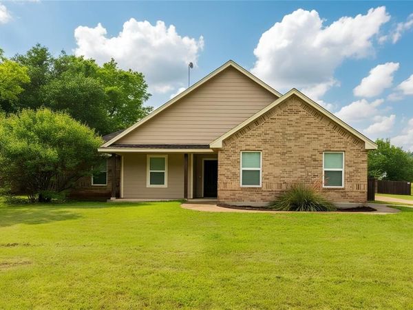 405 Kimbrough Road, Azle, TX 76020