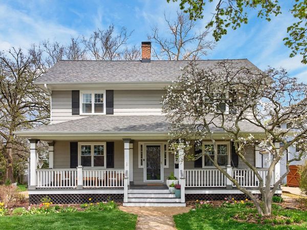 607 E Evergreen Street , Wheaton, IL 60187