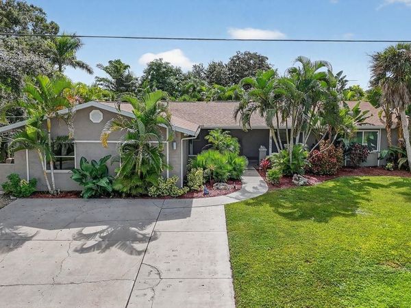 1884 SOUTHPOINTE DRIVE , SARASOTA, FL 34231