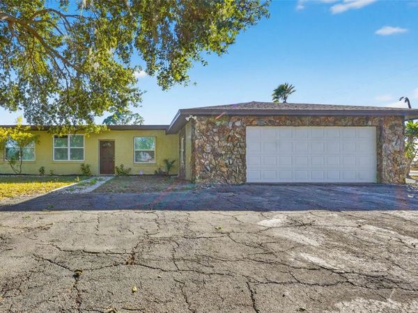 8812 OAKWOOD DRIVE , LAKE WALES, FL 33898