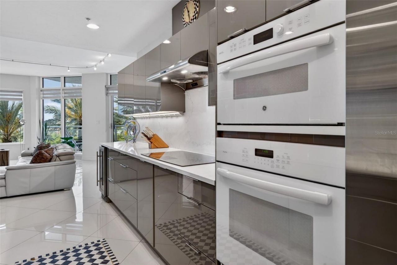 340 S Palm Avenue, Unit 14, Sarasota, FL 34236 Photo