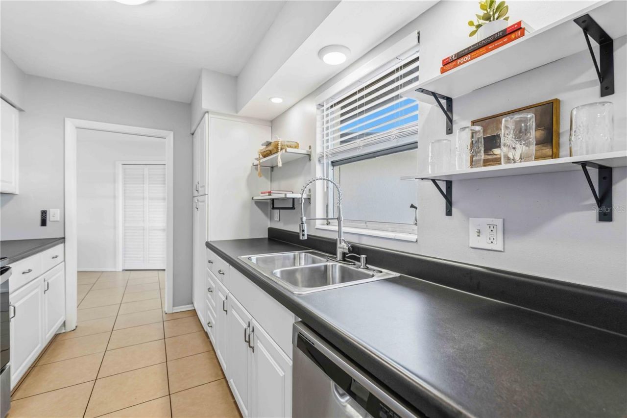 530 Saint Andrews Drive, Sarasota, FL 34243 Photo