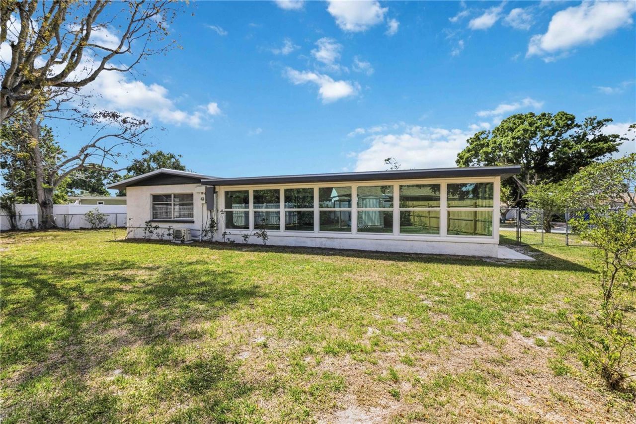 530 Saint Andrews Drive, Sarasota, FL 34243 Photo
