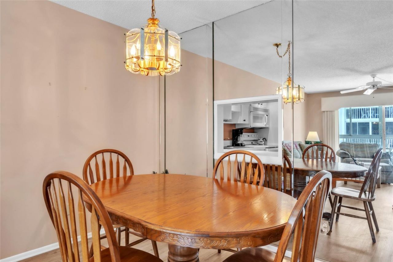 1330 Glen Oaks Drive E, Unit 269D, Sarasota, FL 34232 Photo