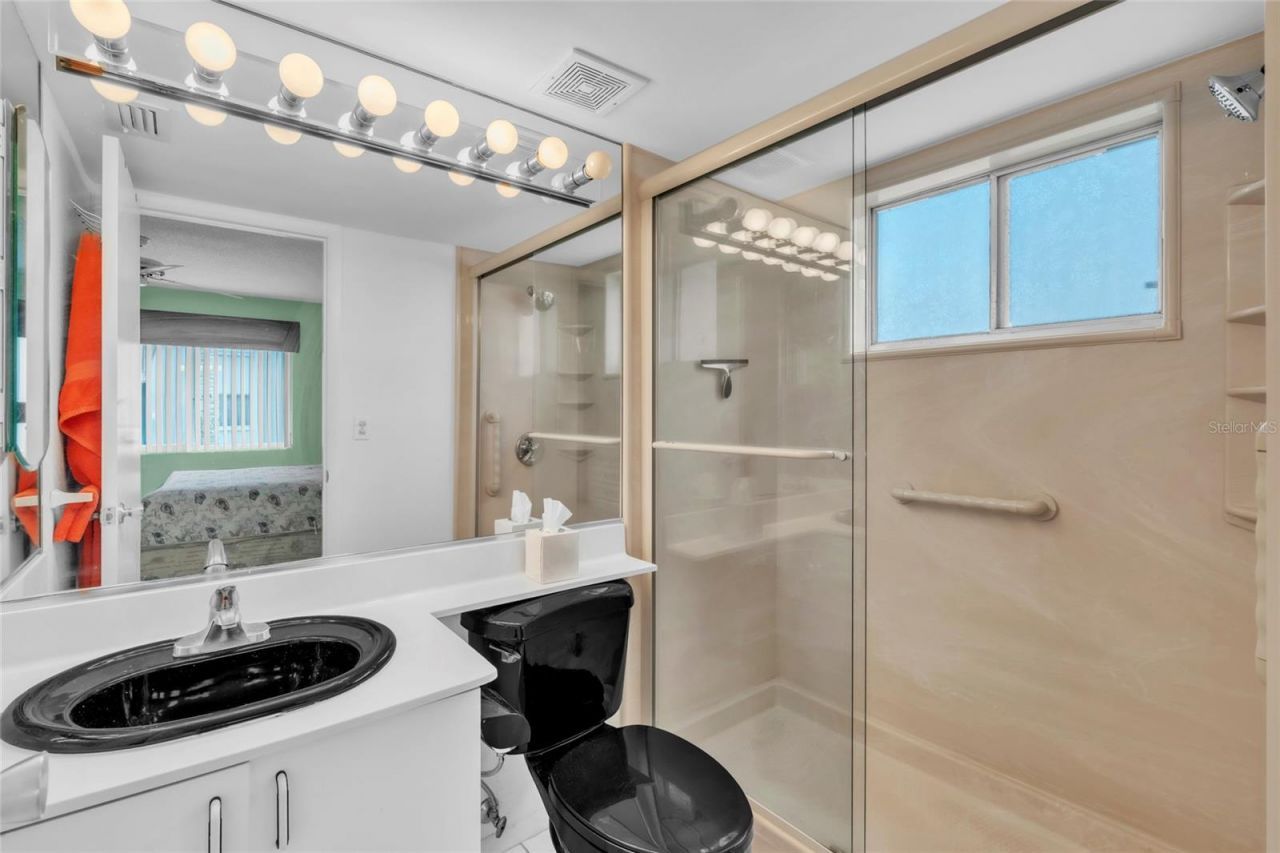 1330 Glen Oaks Drive E, Unit 269D, Sarasota, FL 34232 Photo