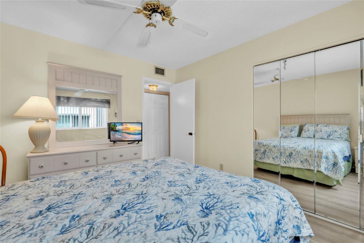1330 Glen Oaks Drive E, Unit 269D, Sarasota, FL 34232 Photo
