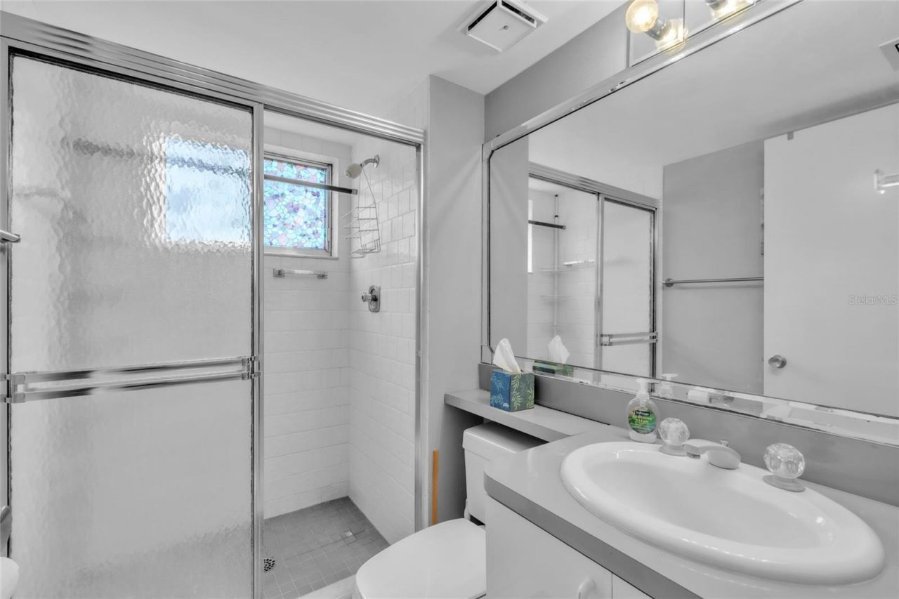 1330 Glen Oaks Drive E, Unit 269D, Sarasota, FL 34232 Photo