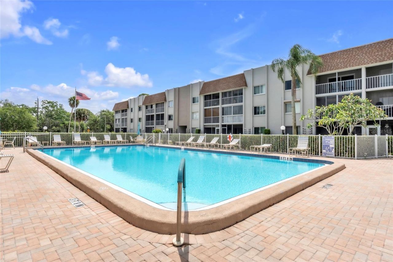 1330 Glen Oaks Drive E, Unit 269D, Sarasota, FL 34232 Photo