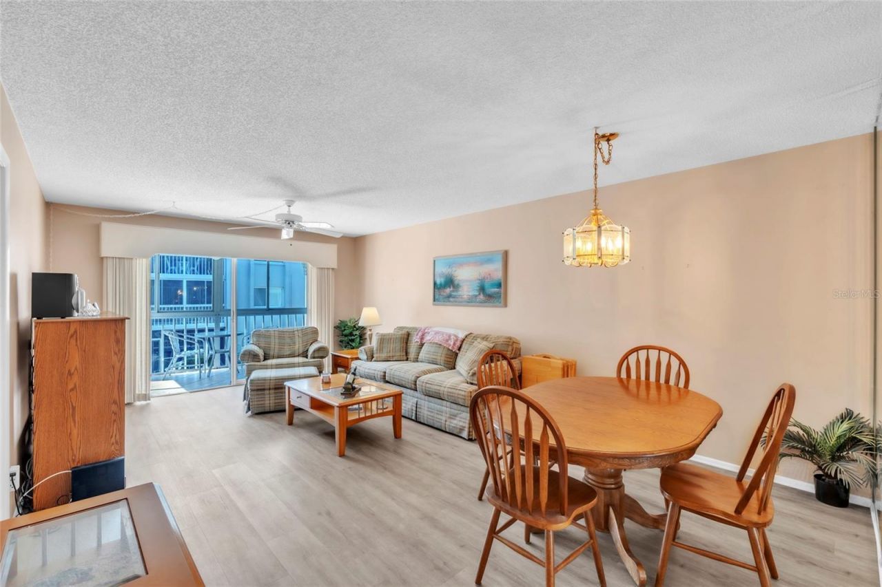 1330 Glen Oaks Drive E, Unit 269D, Sarasota, FL 34232 Photo