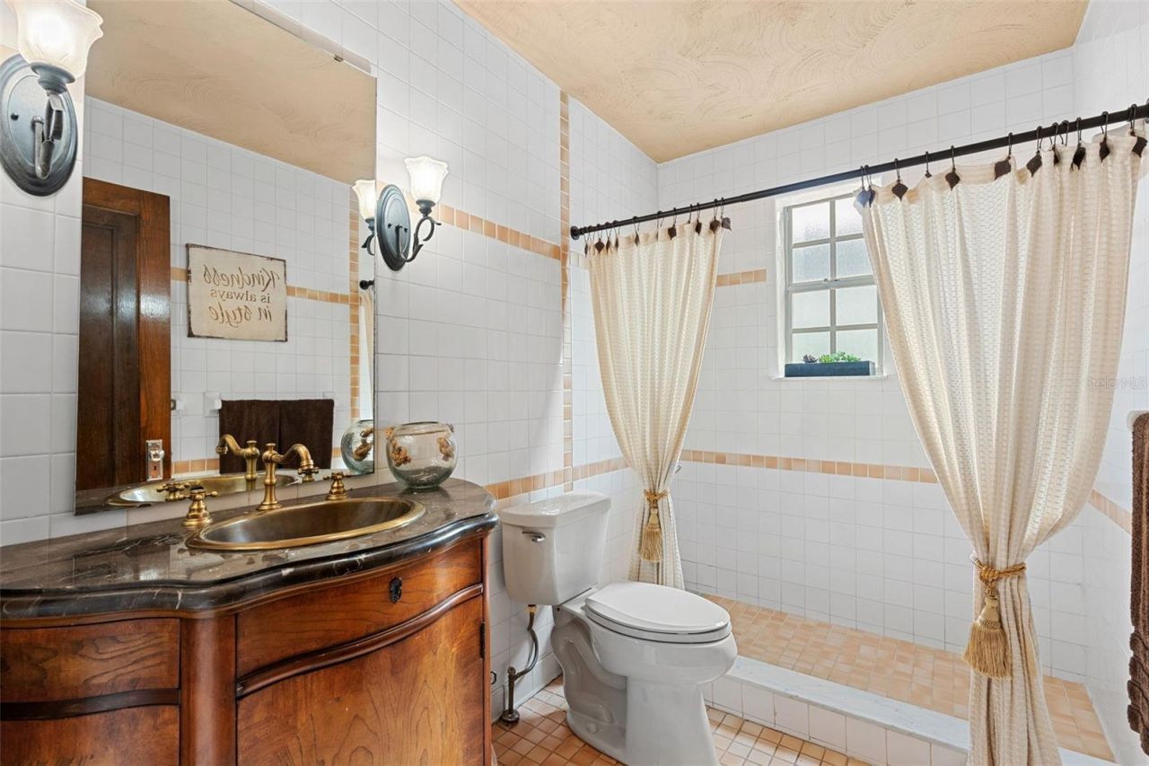 521 Sheridan Boulevard, Orlando, FL 32804 Photo
