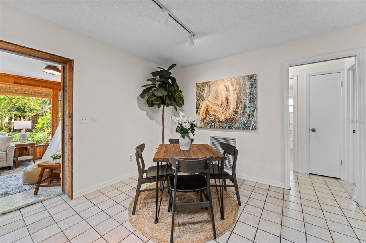1502 Haven Bend, Tampa, FL 33613 Photo