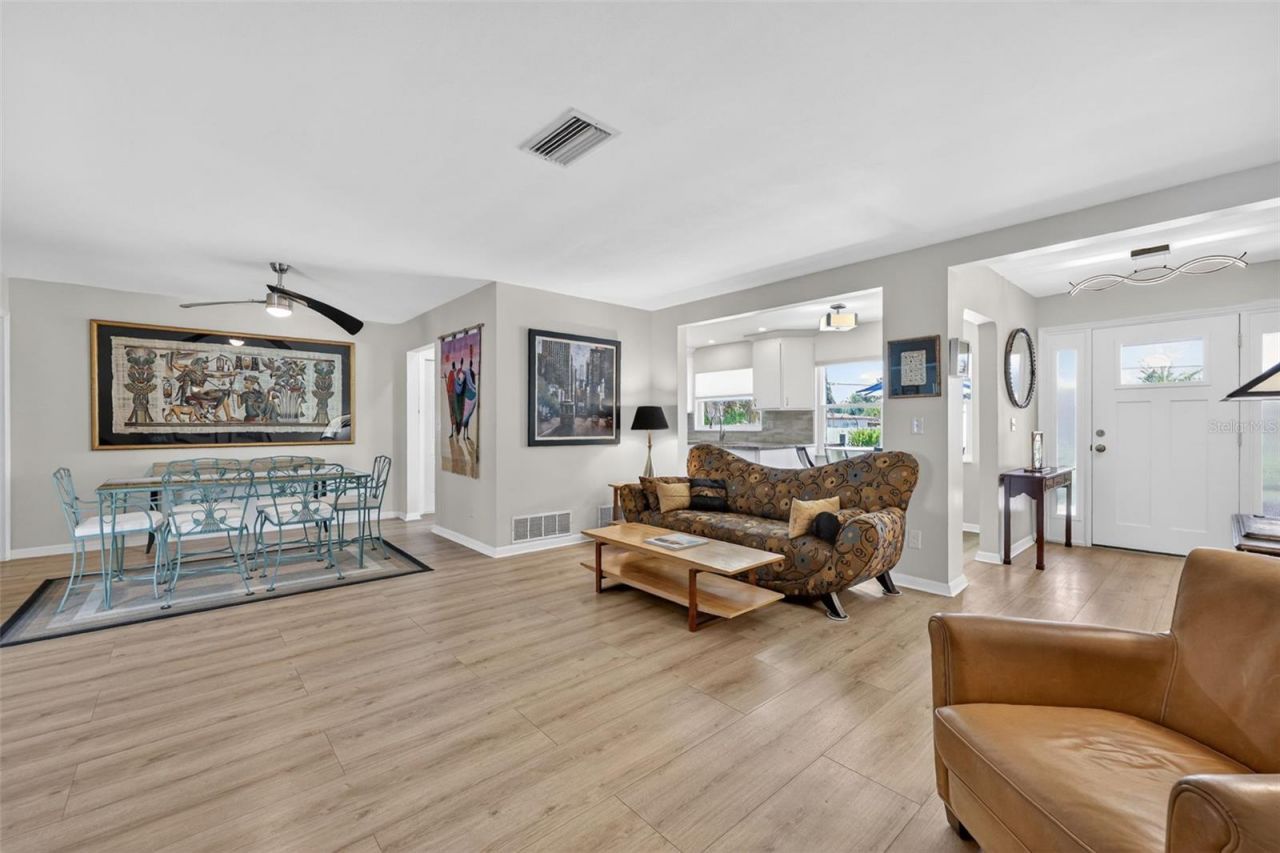 209 Westwinds Drive, Palm Harbor, FL 34683 Photo