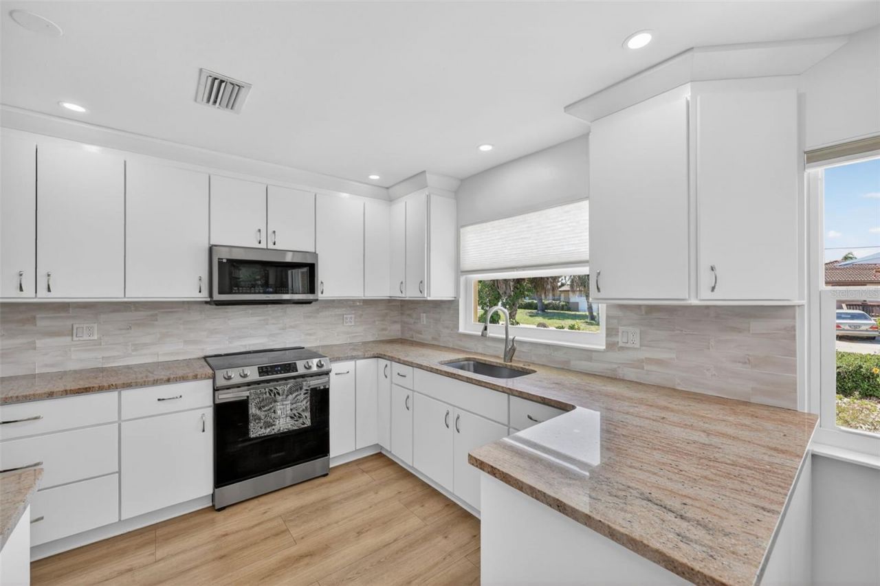 209 Westwinds Drive, Palm Harbor, FL 34683 Photo