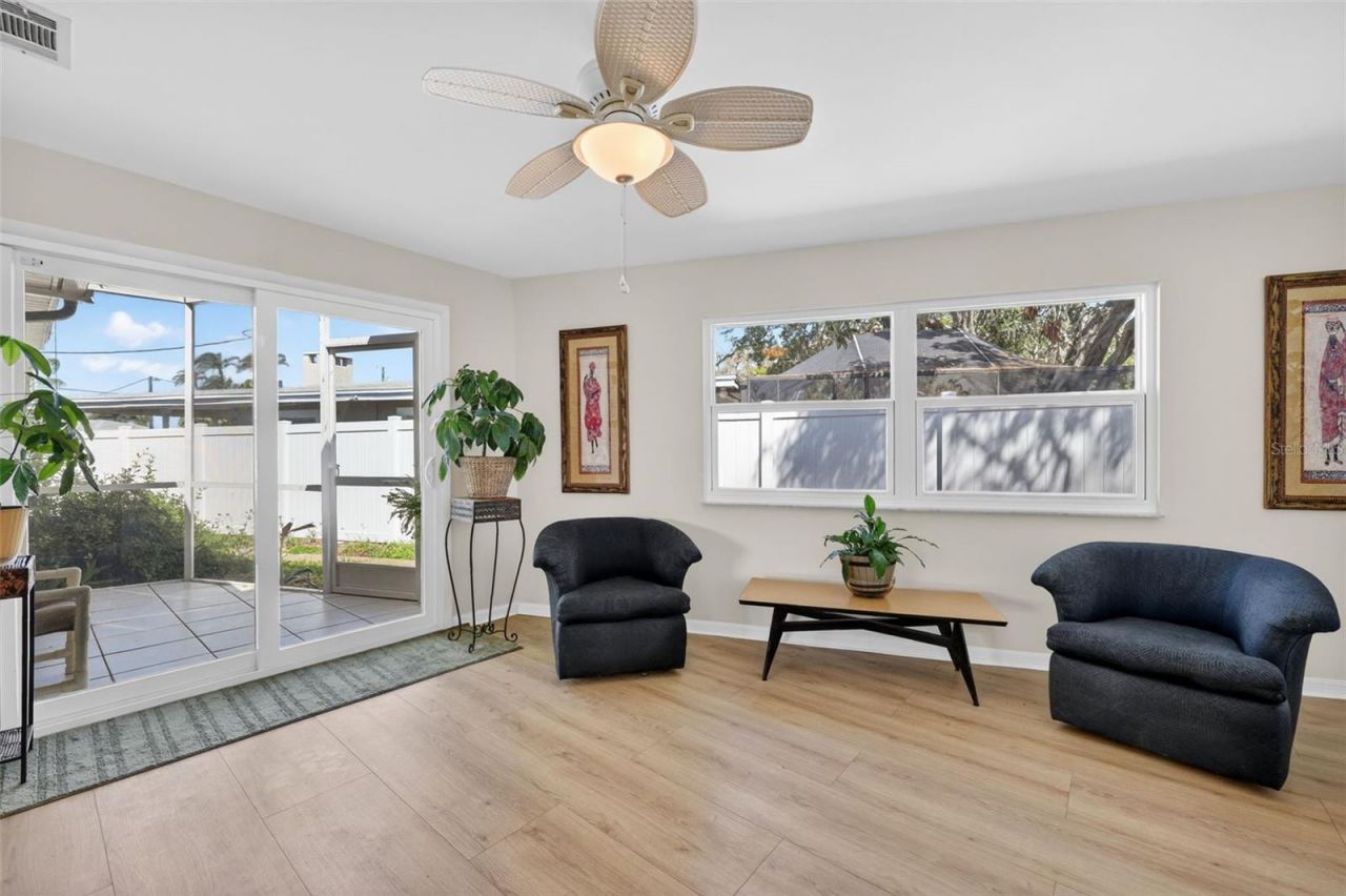 209 Westwinds Drive, Palm Harbor, FL 34683 Photo