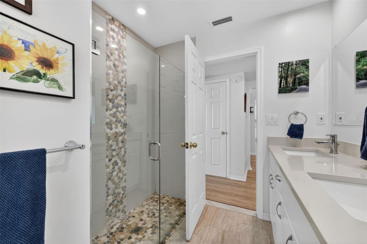 209 Westwinds Drive, Palm Harbor, FL 34683 Photo