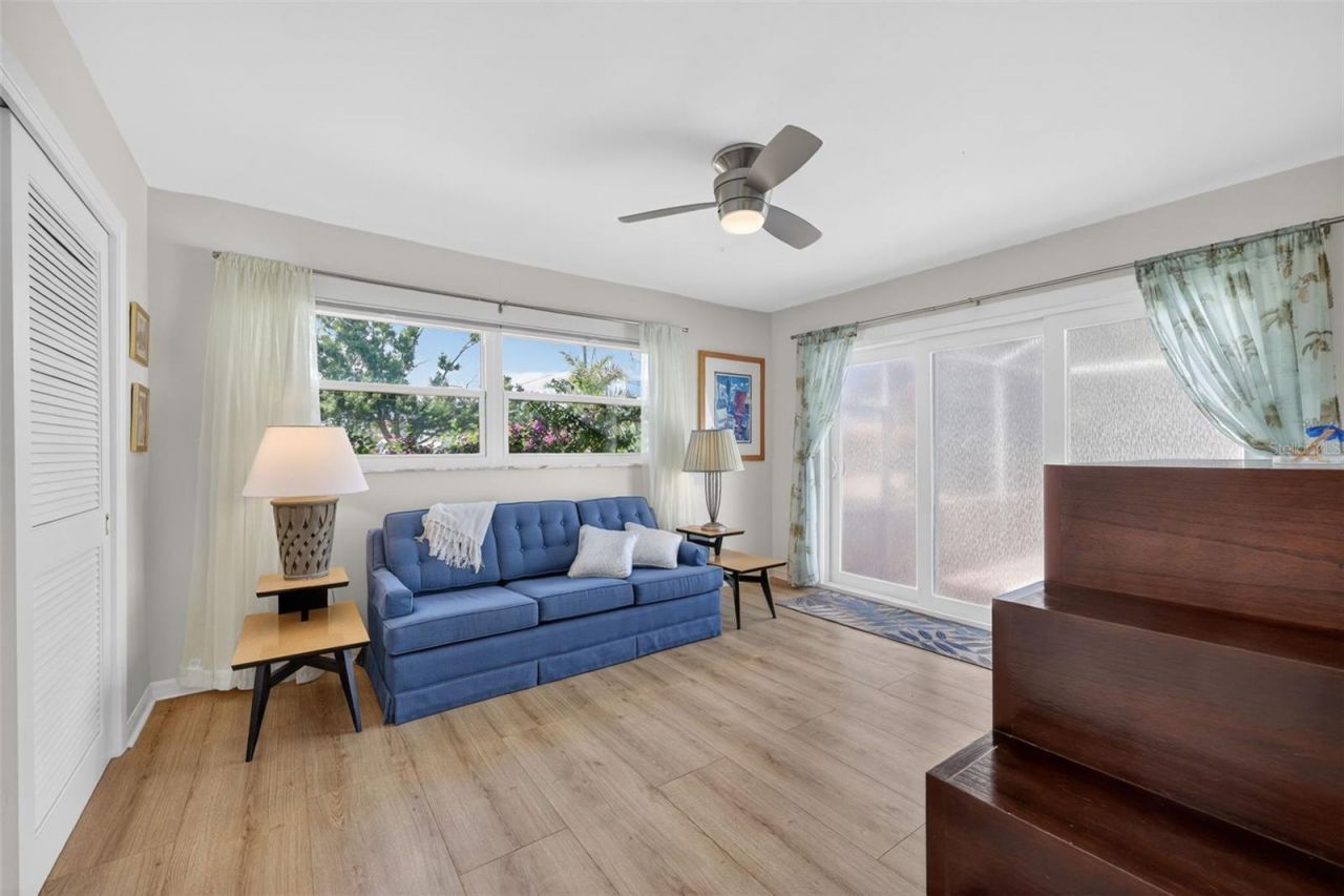 209 Westwinds Drive, Palm Harbor, FL 34683 Photo
