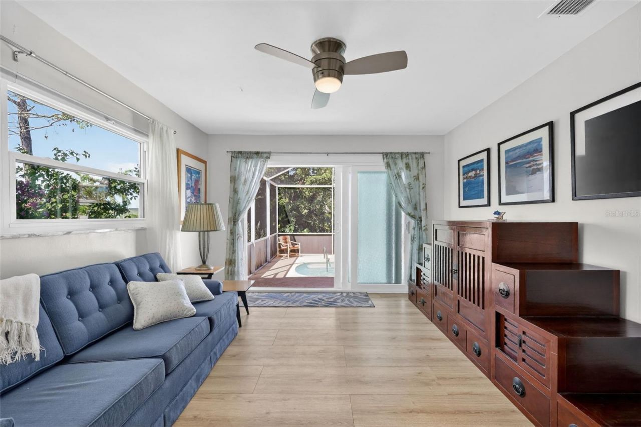 209 Westwinds Drive, Palm Harbor, FL 34683 Photo