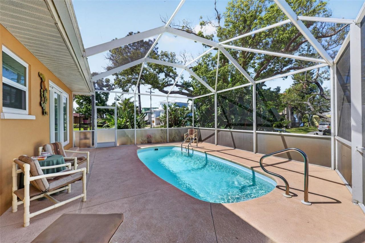 209 Westwinds Drive, Palm Harbor, FL 34683 Photo