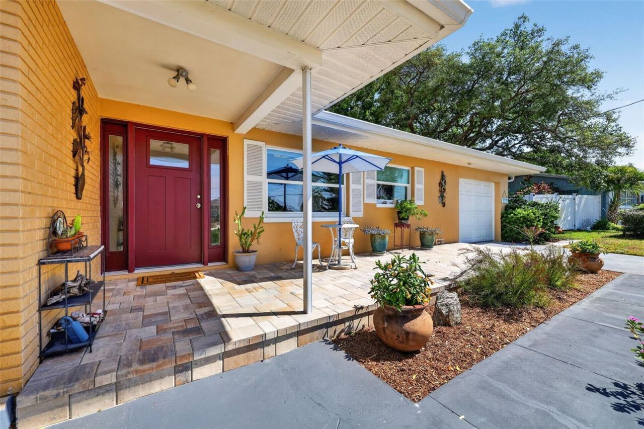 209 Westwinds Drive, Palm Harbor, FL 34683 Photo