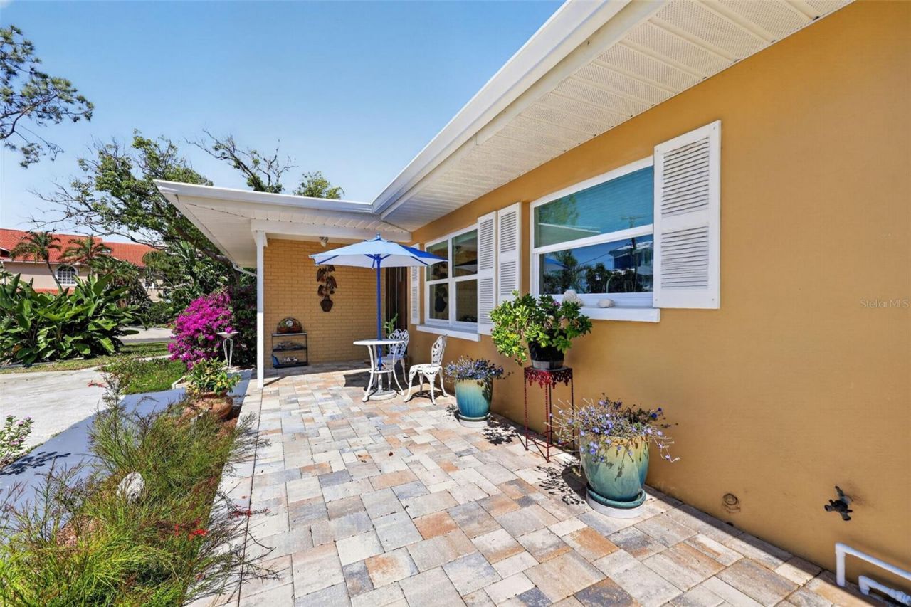 209 Westwinds Drive, Palm Harbor, FL 34683 Photo