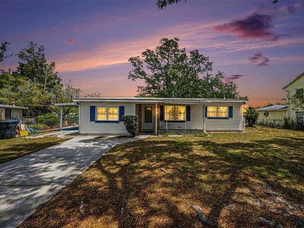 7815 N WOODLYNNE AVENUE , TAMPA, FL 33614